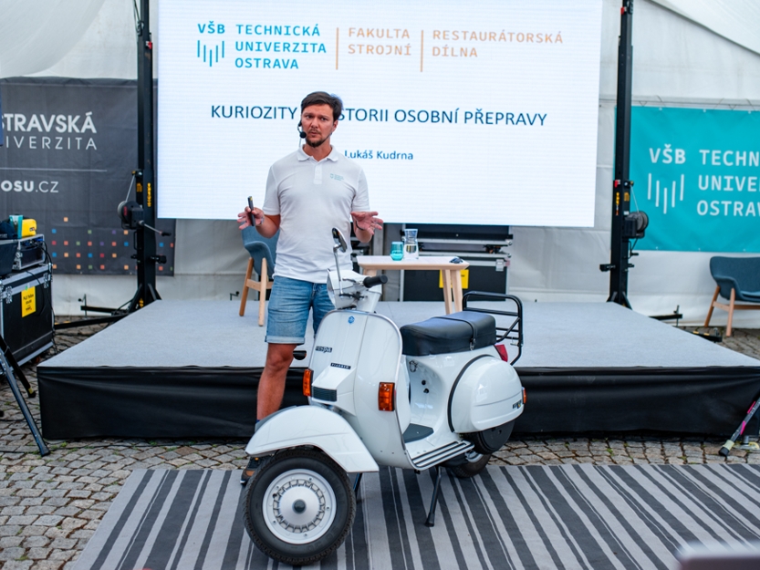 červenec 2024 - Colours of Ostrava, DOV - Restaurátorská dílna - Popularizace technického vzdělávání a práce RD
