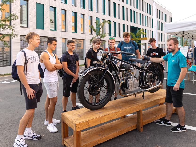 září 2024 - Art & Science - Restaurátorská dílna - Aktivní prezentace práce dílny