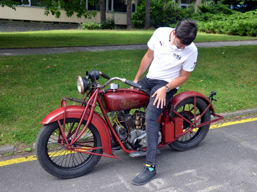 květen 2023 - Restaurátorská dílna - Jízdní zkouška dokončeného motocyklu Indian Scout 37 z roku 1927