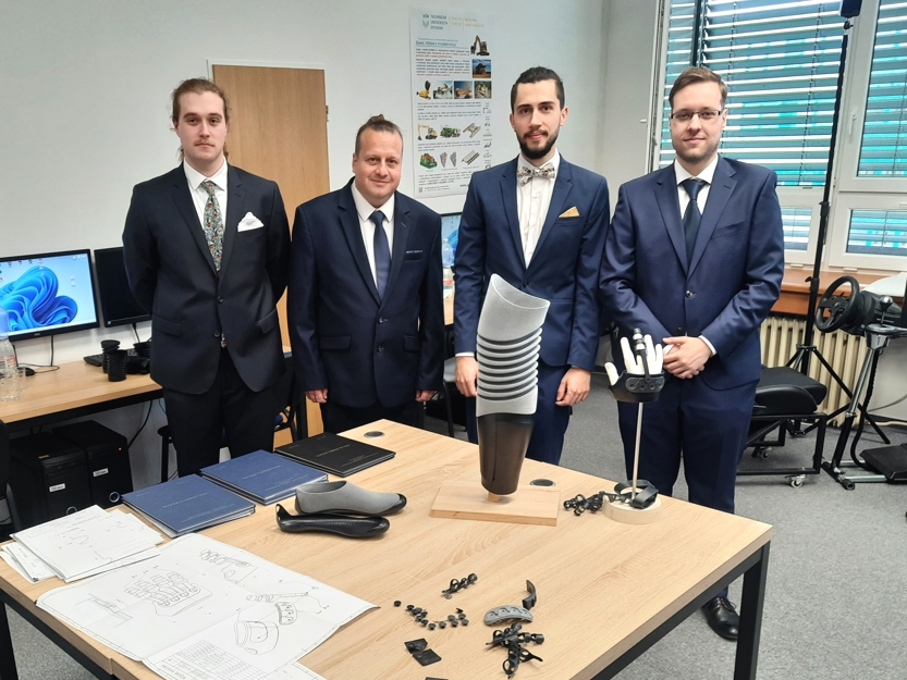 červen 2024 - SZZ - NMgr. studium - Design průmyslových výrobků